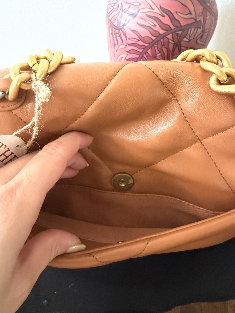 CHANEL 19 QUILTED LAMBSKIN BAG Camel color size S microchipped - Picture 15 of 16